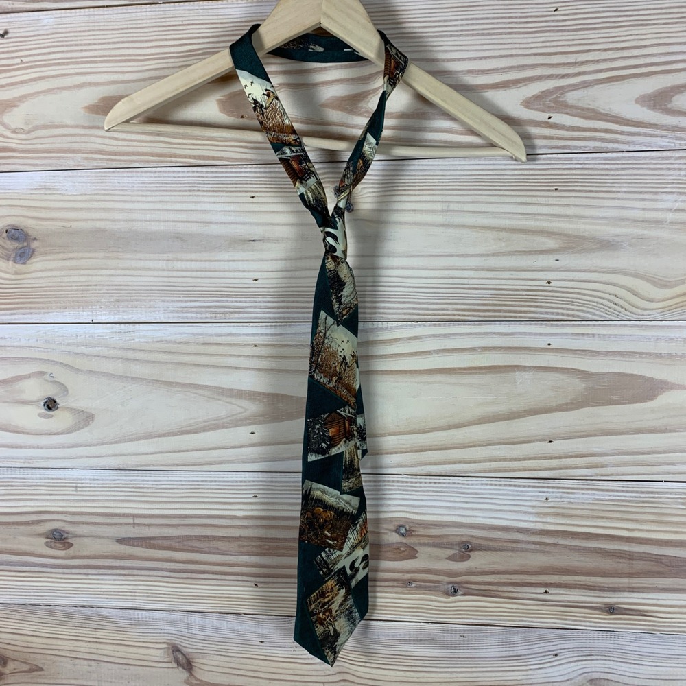Eddie Bauer Silk Tie Mens Green Vintage Wildlife Outdoor Cabin Animal Print USA
